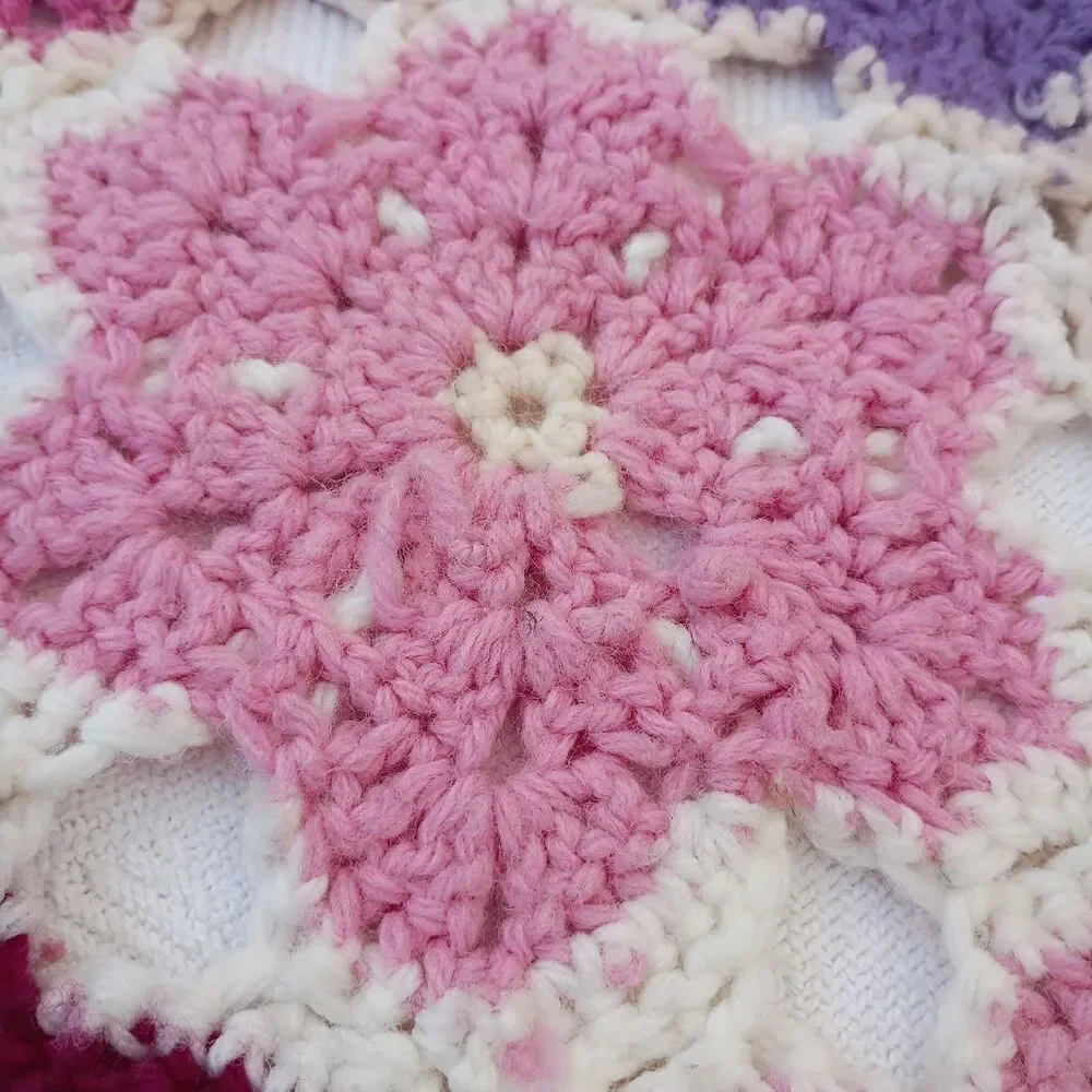 African Flower Throw Blanket Intricate Crocheted Edge Pink White Purple Pastel
